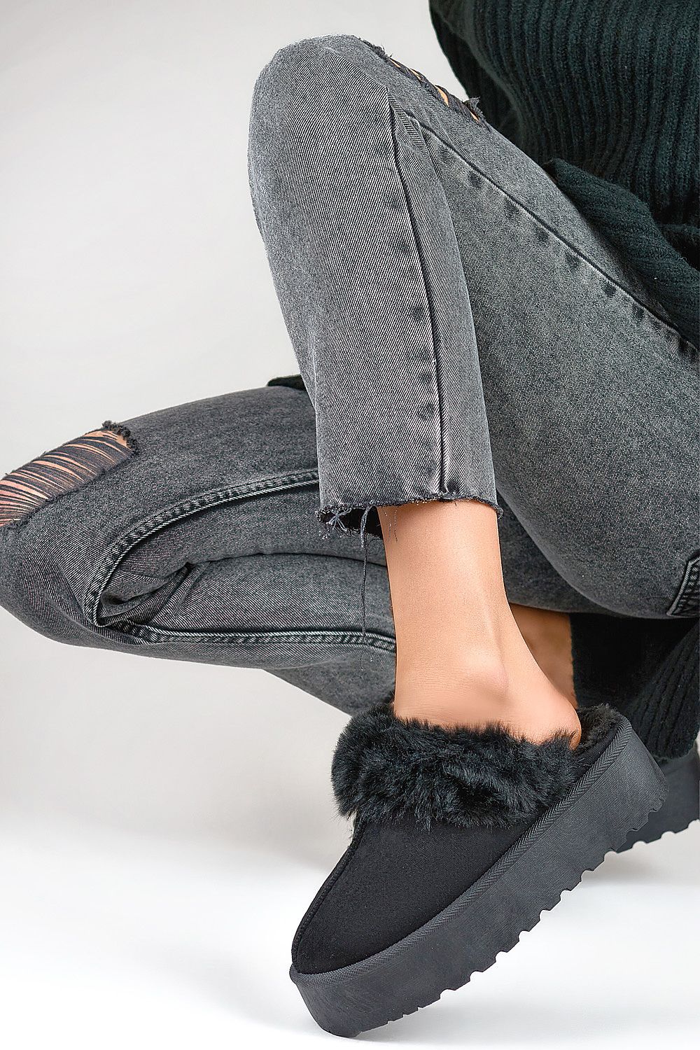 Slippers model 191298